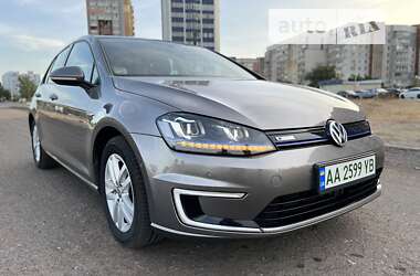 Хетчбек Volkswagen e-Golf 2015 в Черкасах