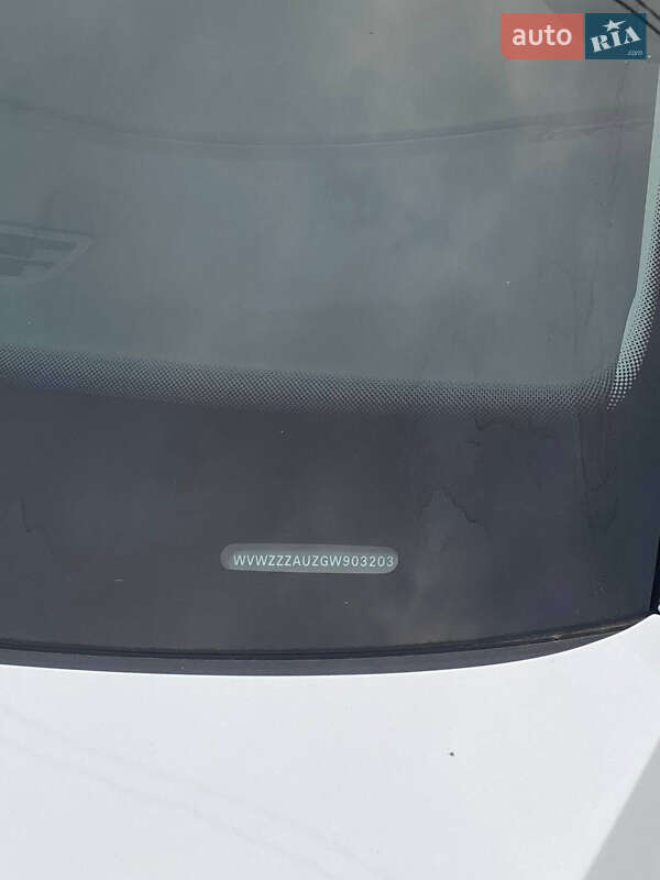 Хетчбек Volkswagen e-Golf 2015 в Житомирі