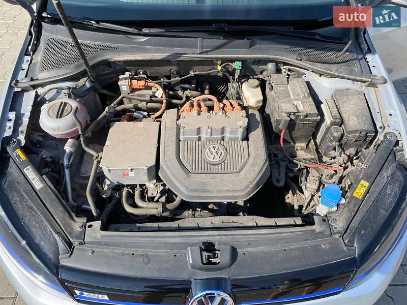 Хэтчбек Volkswagen e-Golf 2015 в Луцке