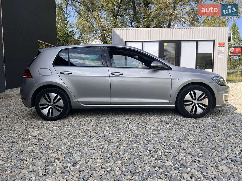 Хэтчбек Volkswagen e-Golf 2018 в Калуше