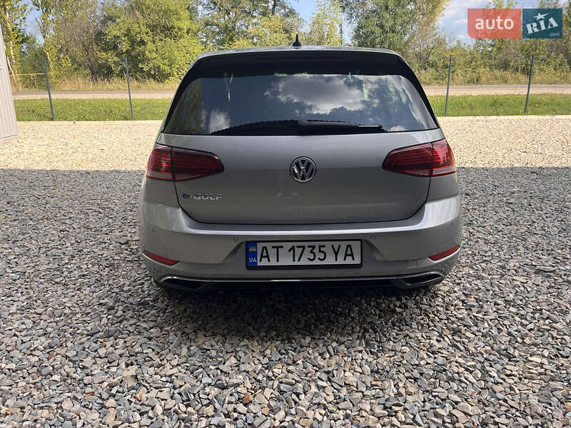 Хэтчбек Volkswagen e-Golf 2018 в Калуше
