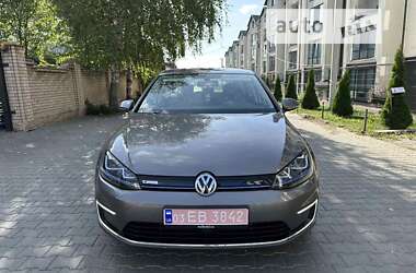 Хетчбек Volkswagen e-Golf 2014 в Чернівцях