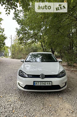 Хэтчбек Volkswagen e-Golf 2015 в Ивано-Франковске