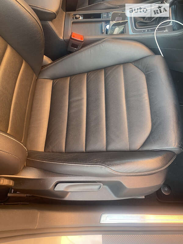 Хетчбек Volkswagen e-Golf 2016 в Києві