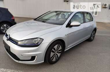 Хэтчбек Volkswagen e-Golf 2015 в Киеве