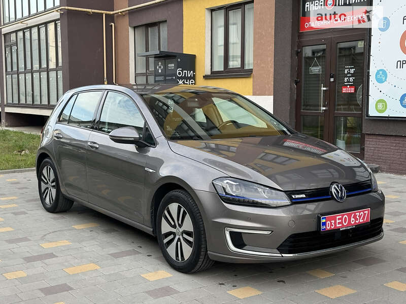 Хетчбек Volkswagen e-Golf 2015 в Красилові