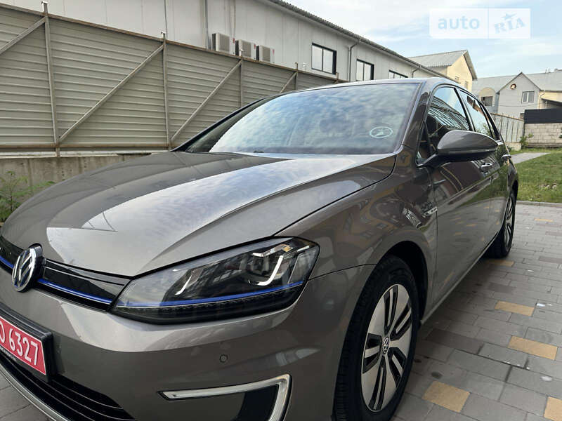 Хетчбек Volkswagen e-Golf 2015 в Красилові