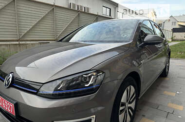 Хэтчбек Volkswagen e-Golf 2015 в 