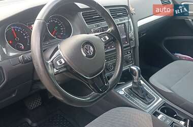 Хэтчбек Volkswagen e-Golf 2015 в Вишневом