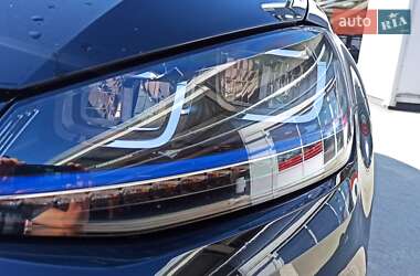 Хэтчбек Volkswagen e-Golf 2014 в 