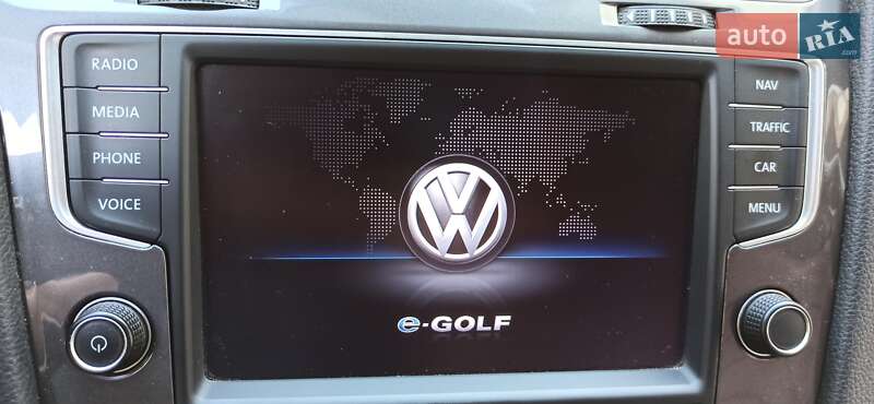 Хэтчбек Volkswagen e-Golf 2014 в Киеве