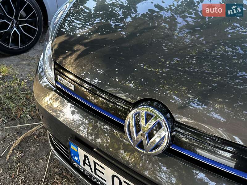 Хэтчбек Volkswagen e-Golf 2016 в Днепре