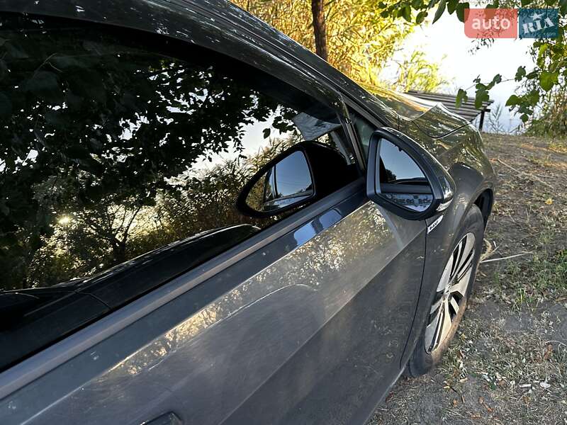 Хэтчбек Volkswagen e-Golf 2016 в Днепре