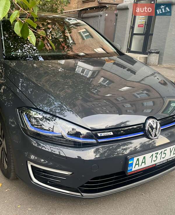 Хэтчбек Volkswagen e-Golf 2020 в Киеве