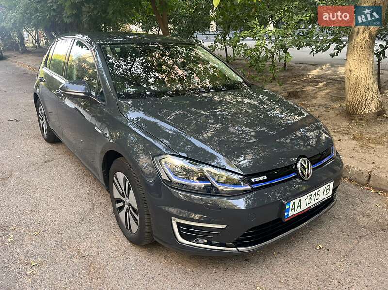 Хэтчбек Volkswagen e-Golf 2020 в Киеве