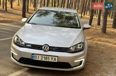 Хэтчбек Volkswagen e-Golf 2016 в 