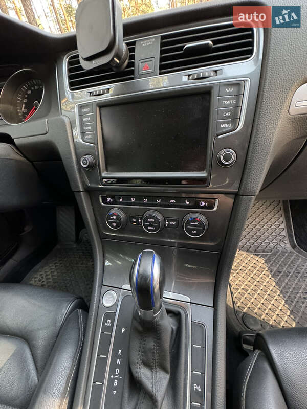 Хетчбек Volkswagen e-Golf 2016 в Полтаві