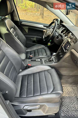 Хэтчбек Volkswagen e-Golf 2016 в Полтаве