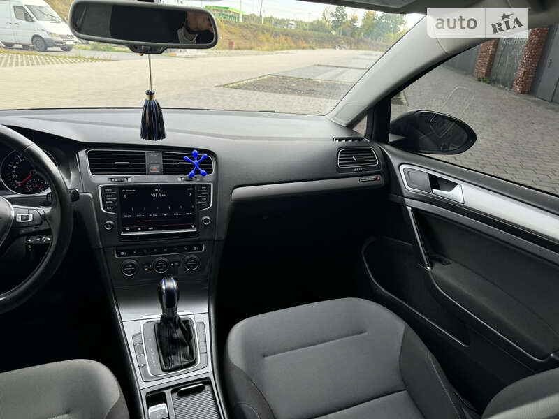 Хэтчбек Volkswagen e-Golf 2015 в Хмельницком