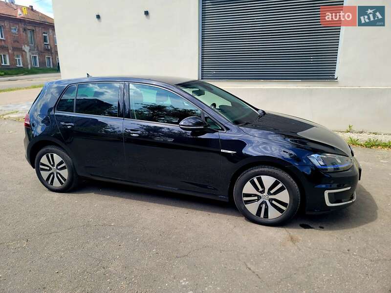 Хетчбек Volkswagen e-Golf 2014 в Дніпрі