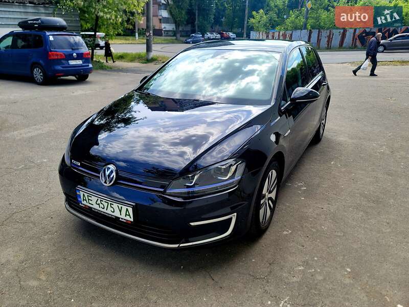 Хетчбек Volkswagen e-Golf 2014 в Дніпрі
