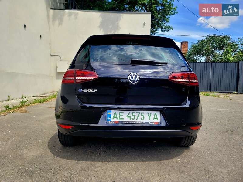 Хетчбек Volkswagen e-Golf 2014 в Дніпрі