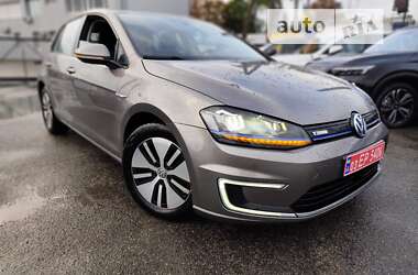 Хетчбек Volkswagen e-Golf 2015 в Києві