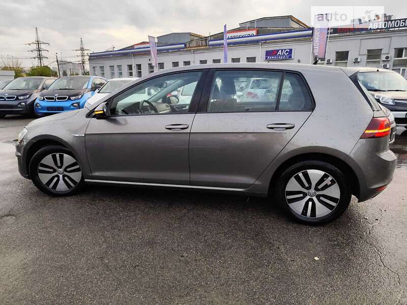 Хетчбек Volkswagen e-Golf 2015 в Києві