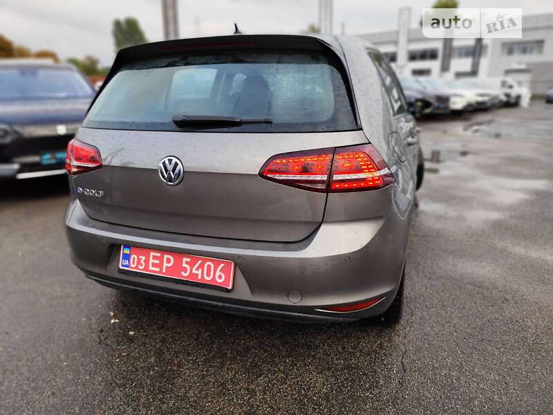 Хетчбек Volkswagen e-Golf 2015 в Києві