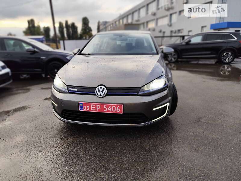 Хетчбек Volkswagen e-Golf 2015 в Києві