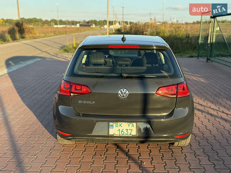Хэтчбек Volkswagen e-Golf 2016 в Ровно