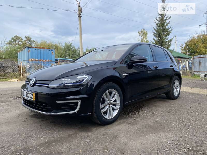 Хетчбек Volkswagen e-Golf 2019 в Чернівцях