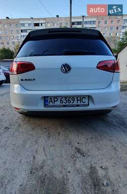Хетчбек Volkswagen e-Golf 2015 в 