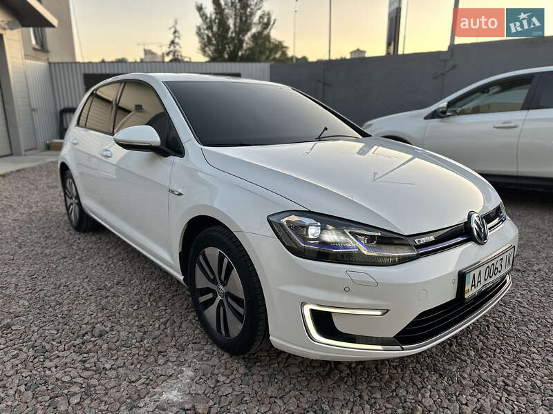 Хетчбек Volkswagen e-Golf 2018 в Києві