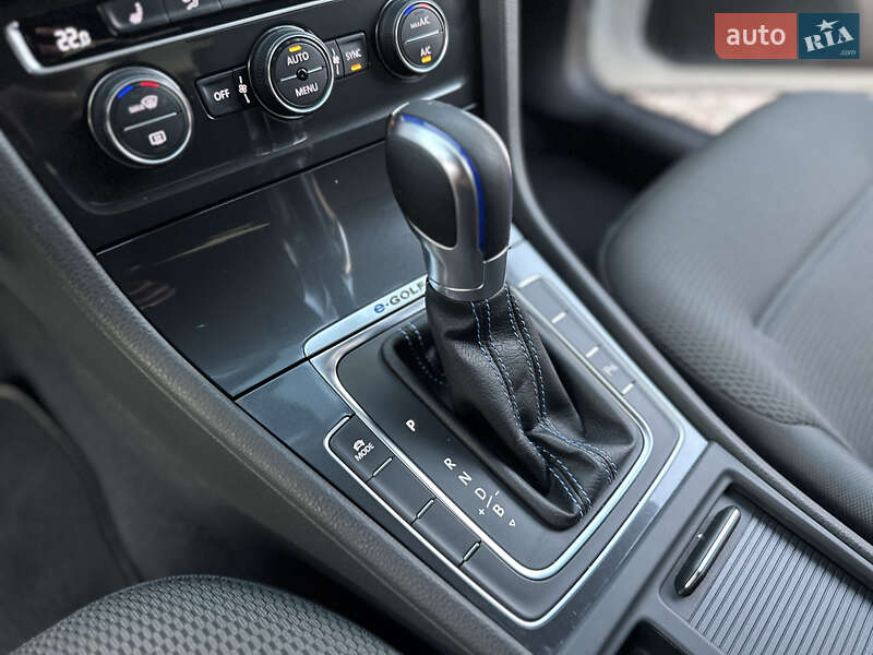 Хетчбек Volkswagen e-Golf 2018 в Києві