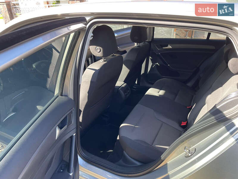 Хетчбек Volkswagen e-Golf 2018 в Тячеві