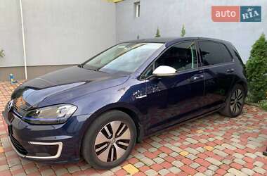 Хэтчбек Volkswagen e-Golf 2015 в Мукачево