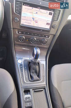 Хэтчбек Volkswagen e-Golf 2014 в Ивано-Франковске