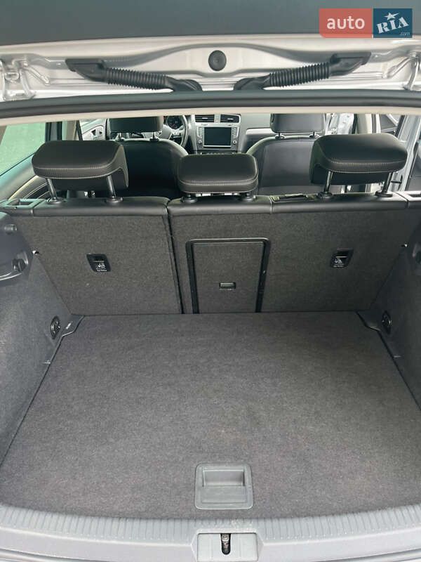 Хэтчбек Volkswagen e-Golf 2016 в Кривом Роге