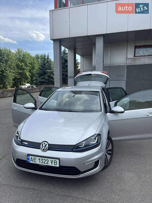 Хэтчбек Volkswagen e-Golf 2016 в Кривом Роге