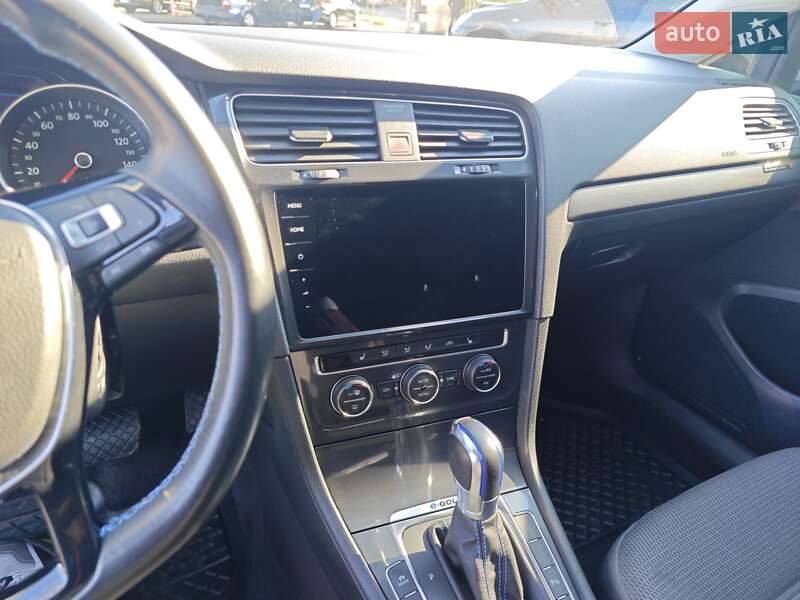 Хетчбек Volkswagen e-Golf 2017 в Полтаві