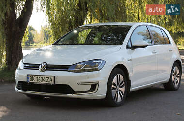 Хетчбек Volkswagen e-Golf 2017 в 