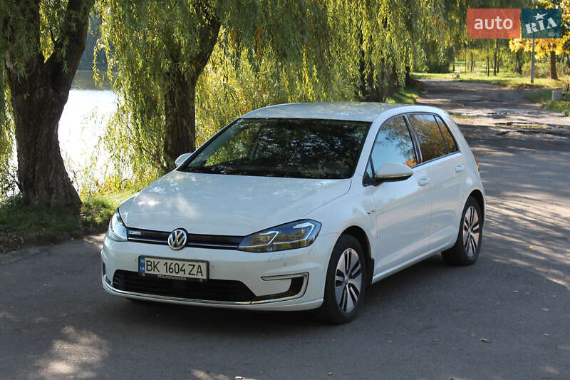 Хетчбек Volkswagen e-Golf 2017 в Рівному