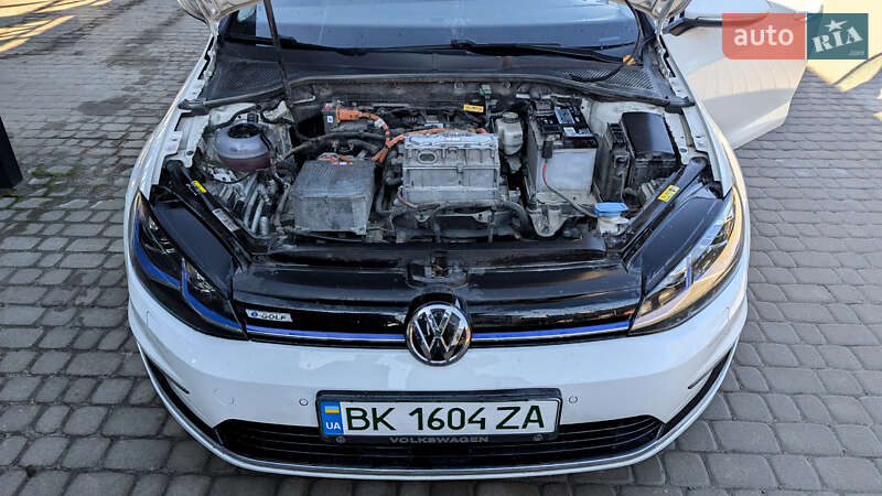 Хетчбек Volkswagen e-Golf 2017 в Рівному