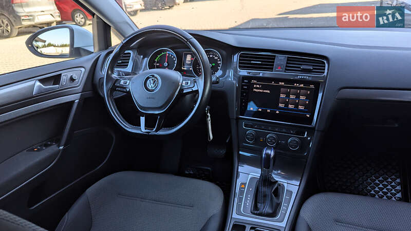 Хетчбек Volkswagen e-Golf 2017 в Рівному
