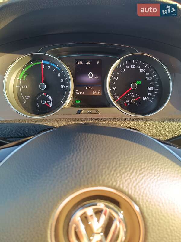 Хетчбек Volkswagen e-Golf 2016 в Косові