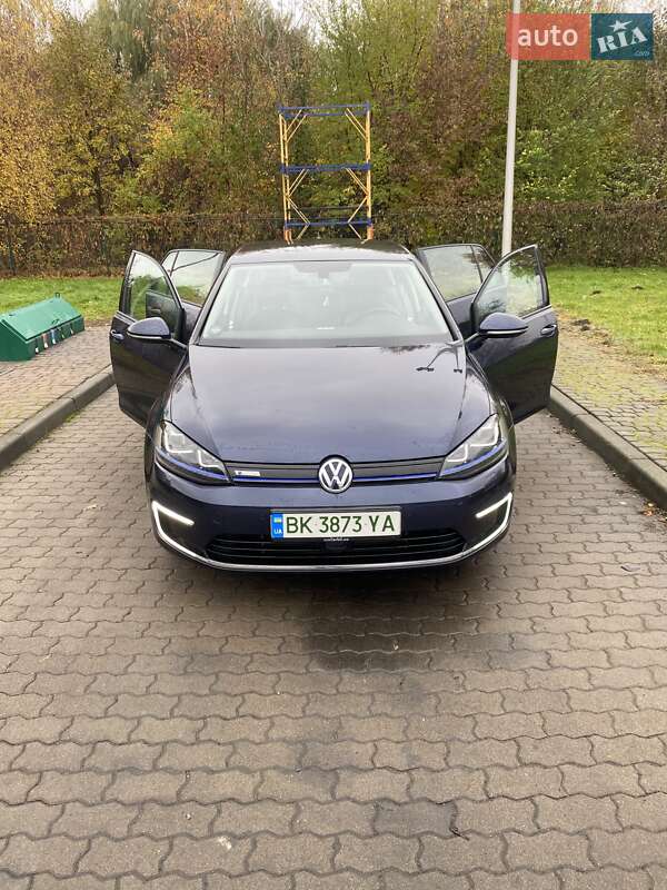 Хетчбек Volkswagen e-Golf 2015 в Рівному