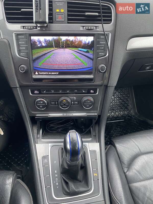 Хетчбек Volkswagen e-Golf 2015 в Рівному