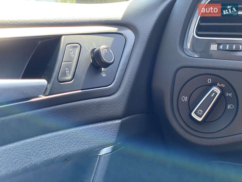 Хэтчбек Volkswagen e-Golf 2017 в Днепре фото 15 Хэтчбек Volkswagen e-Golf 2017 в Днепре