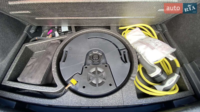 Хэтчбек Volkswagen e-Golf 2017 в Днепре фото 35 Хэтчбек Volkswagen e-Golf 2017 в Днепре